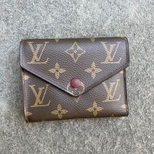 LOUIS VUITTON Portefeuille Victorine Trifold Wallet Monogram